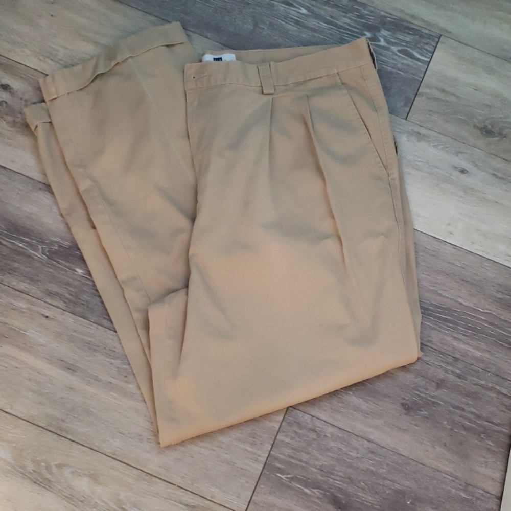 Gap khakis